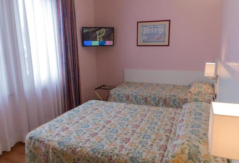 Chambre Standard, Pico