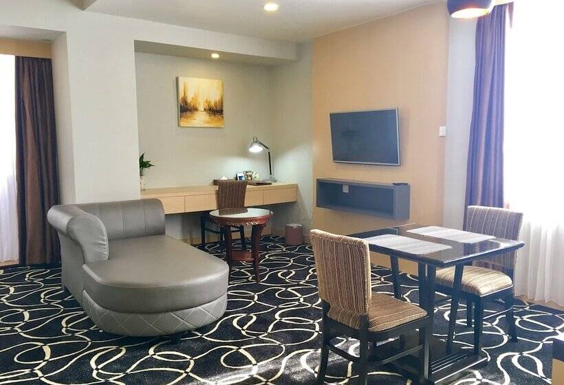 Люкс Премиум, Planet Holiday Hotel & Residence