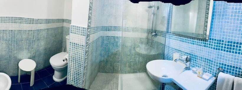 クラシックスイート, Lakkios Charming Suites And Rooms