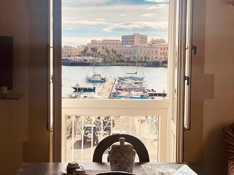 オーシャンビュースイート, Lakkios Charming Suites And Rooms