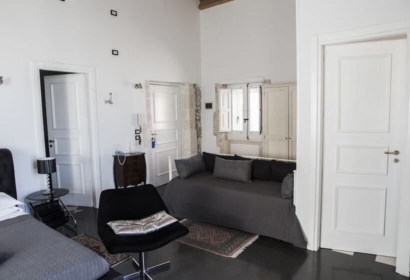 オーシャンビュースイート, Lakkios Charming Suites And Rooms