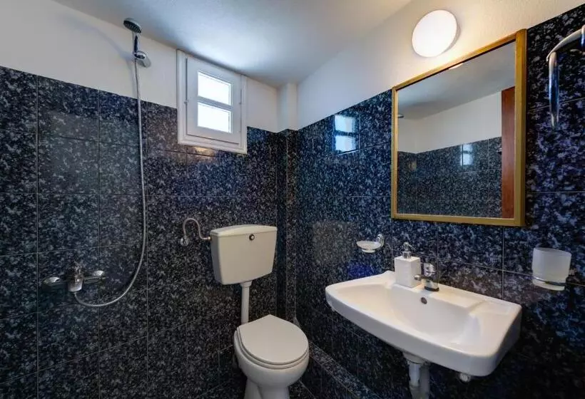 オーシャンビュースタンダードルーム, Onar Rooms & Studios