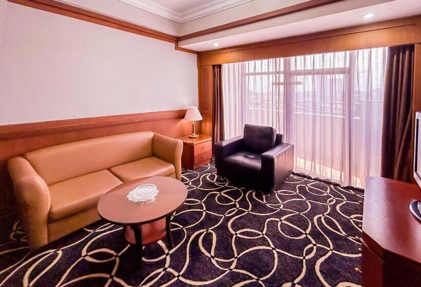 Президентский Люкс, Planet Holiday Hotel & Residence