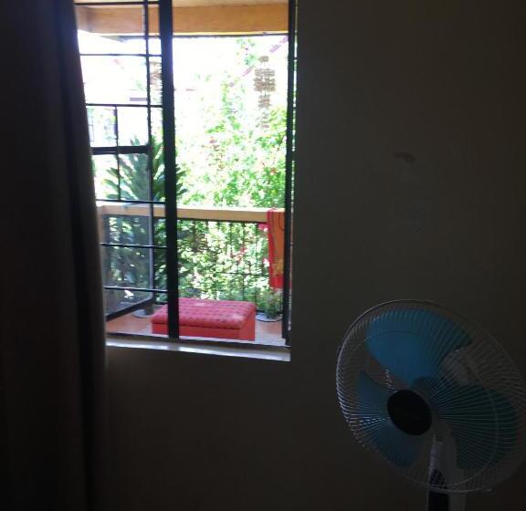 اتاق استاندارد, Guesthouse Cavite