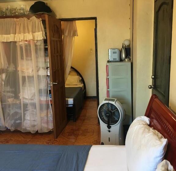اتاق خانوادگی, Guesthouse Cavite
