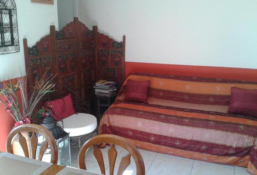 キングサイズベッドのスーペリアルーム, Gîte Aux Amandiers