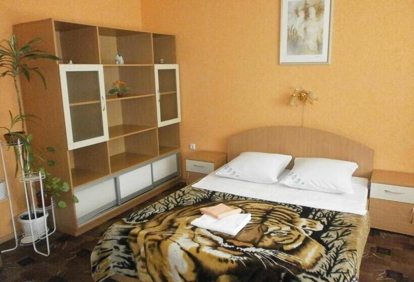 Люкс 2 Спальни, Economy Hotel Fiesta