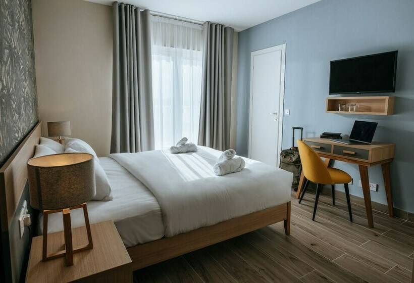 اتاق استاندارد با بالکن, Ta Tereza In Manwel Dimech