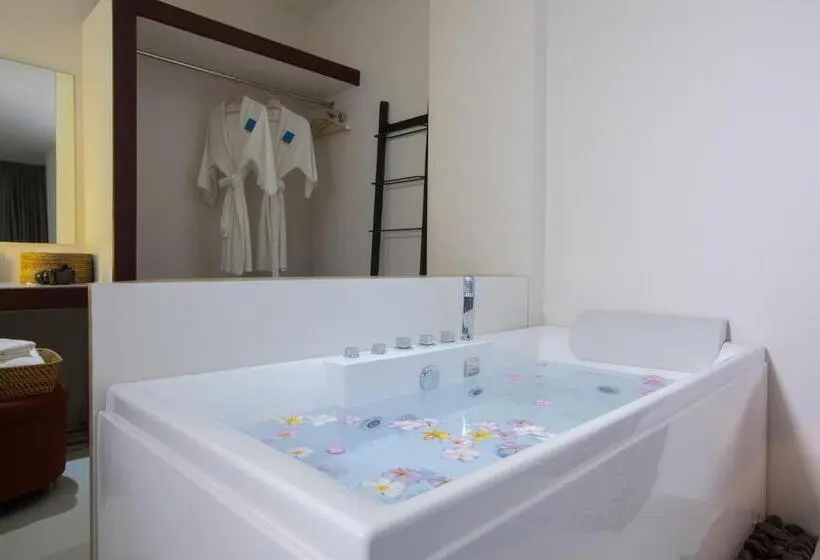 オーシャンビュースイート, Norn Talay Surin Beach Phuket