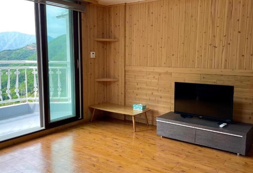 Quarto Familiar, Gurye Junsung Resort