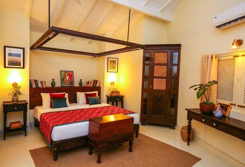 高级大房间, The Sun House