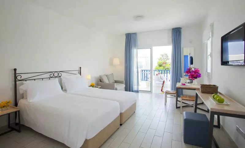 スタンダードスタジオ, Aliathon Resort