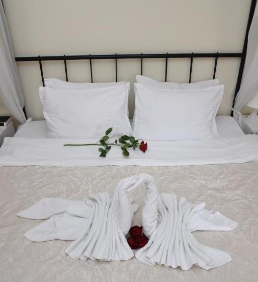 سوئیت جونیور با ماساژ آبی, Garni Hotel Dash