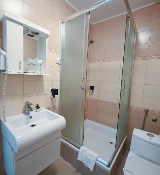 سوئیت جونیور با ماساژ آبی, Garni Hotel Dash