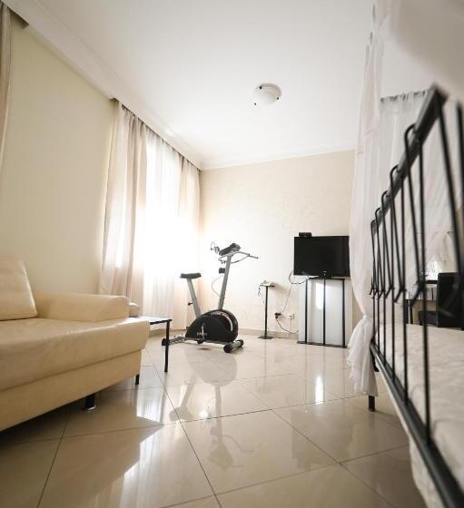 سوئیت جونیور با ماساژ آبی, Garni Hotel Dash