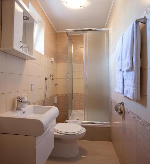 اتاق استاندارد یک نفره, Garni Hotel Dash