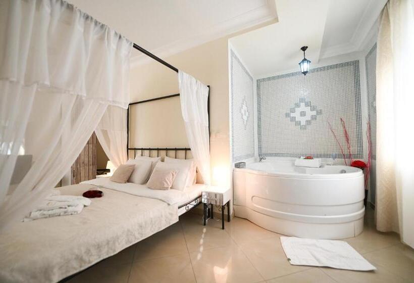 سوئیت جونیور با ماساژ آبی, Garni Hotel Dash