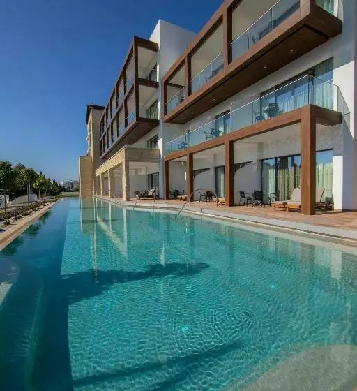 プールビュースイート, Aliathon Resort
