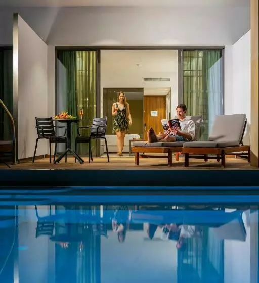 プールビュースイート, Aliathon Resort