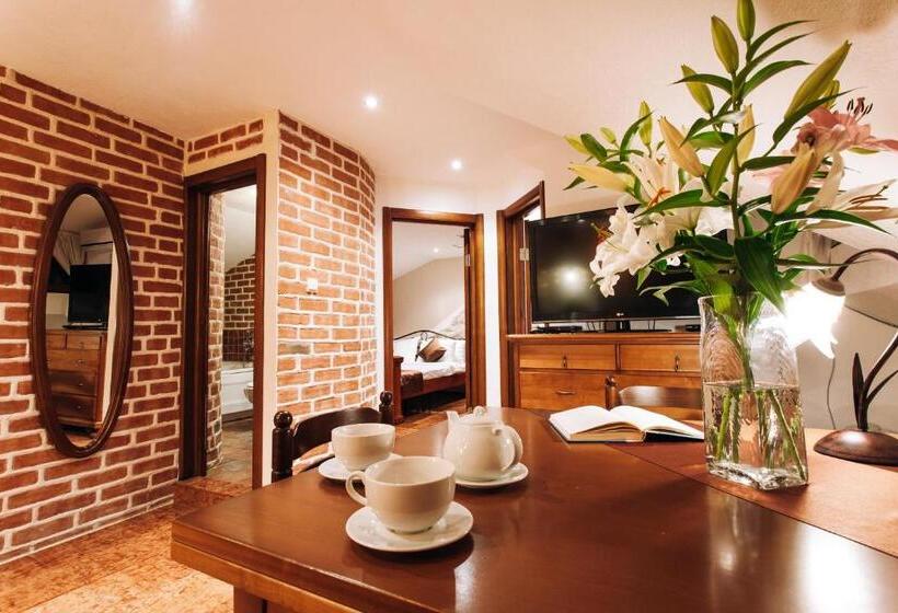 سوییت اجرایی, Galathea