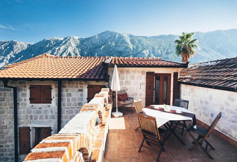 سوییت اجرایی, Galathea