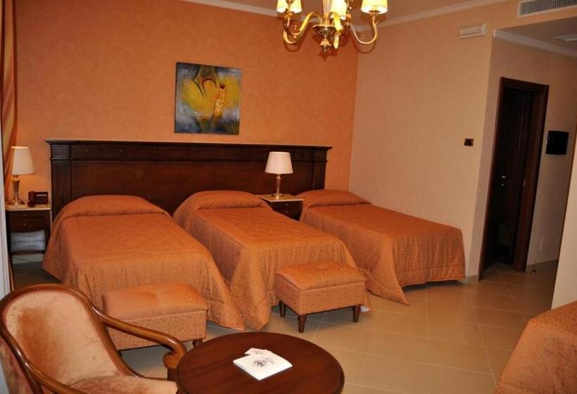 4인용 스탠다드 룸, Federico Ii