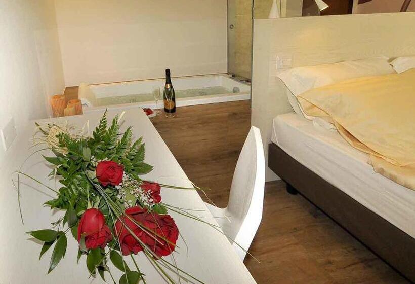 غرفة سوبيريور مزود بجاكوزى, Florida