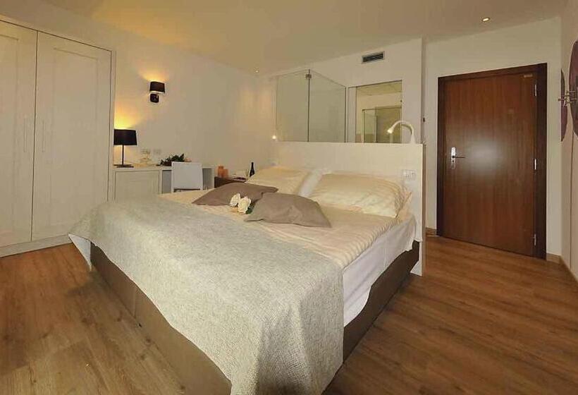 غرفة سوبيريور مزود بجاكوزى, Florida