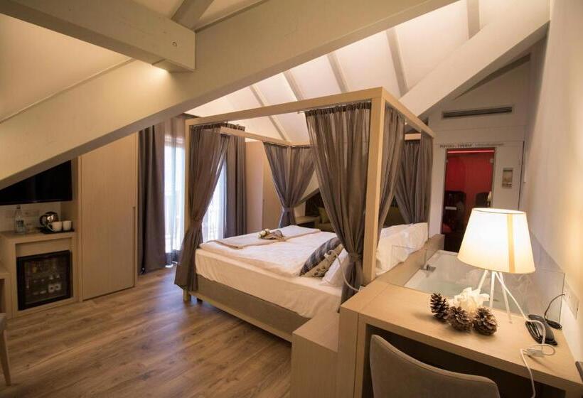 جناح دور أخير, Florida