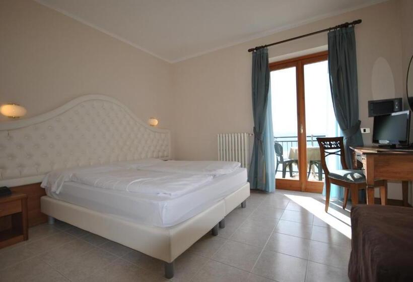 Superior room with lake view, Gallo