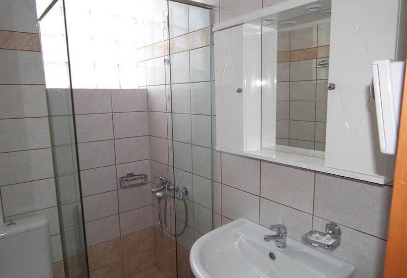 شقة غرفة واحدة, Gramvoussa Bay