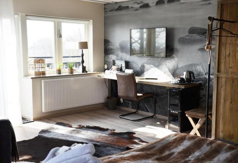 סוויטת ג'וניור, L Mossbylund