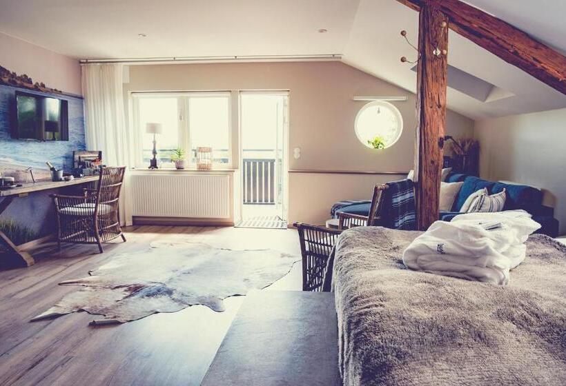 סוויטת ג'וניור, L Mossbylund