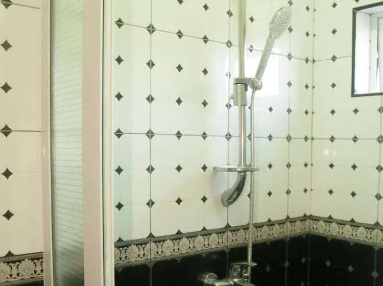 آپارتمان خانوادگی, Mo Residence