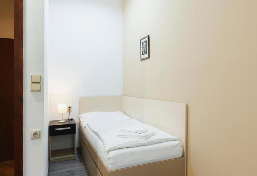 اتاق استاندارد یک نفره, Penzion Dvořákova