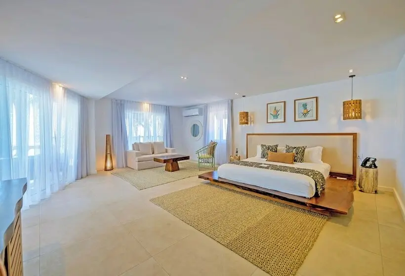 سوئیت رویال, Seasense Boutique Hotel & Spa