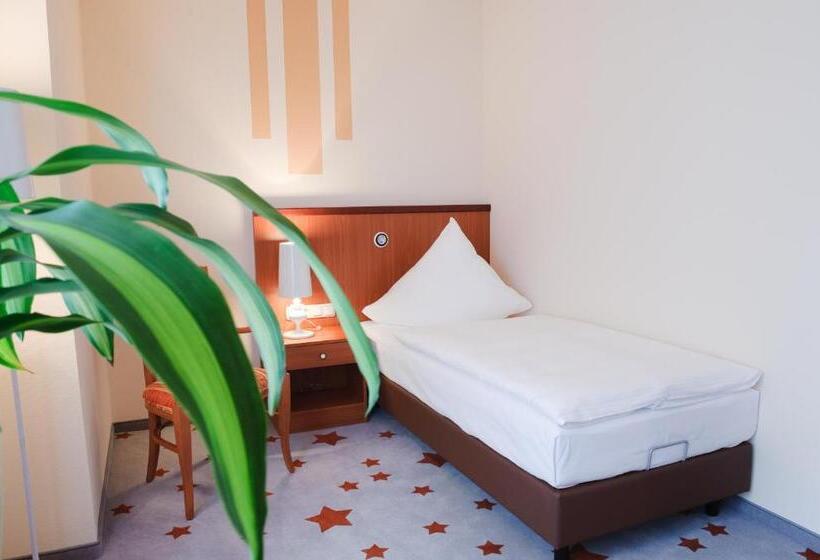 Номер Стандарт Индивидуальный, Stadthotel Stern