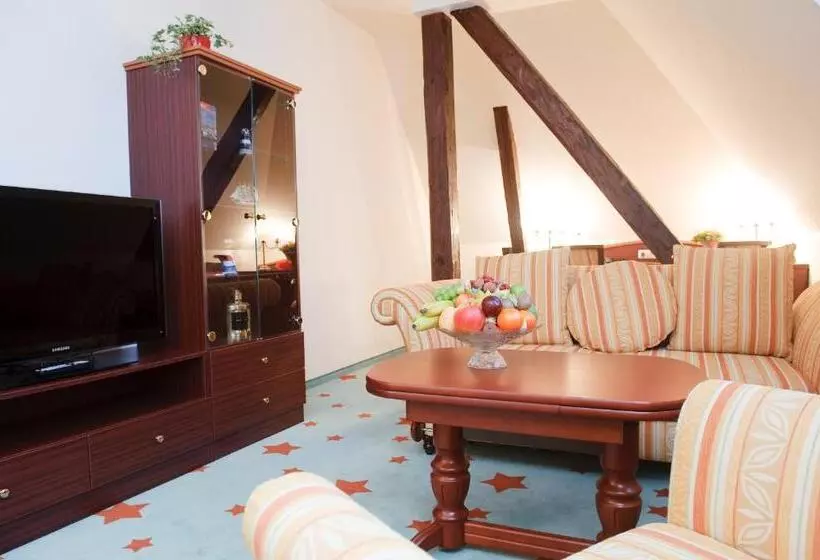 スイート, Stadthotel Stern