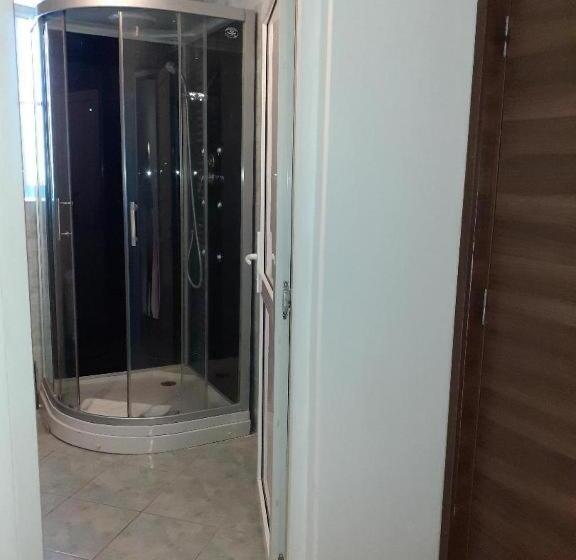 标准间, Pensiunea Otopeni