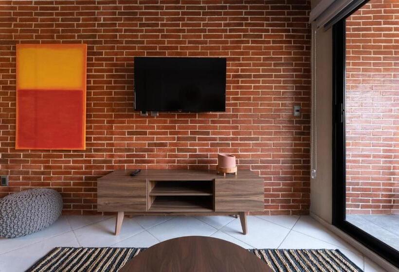 标准工作室带阳台, Estacion Alameda Downtown