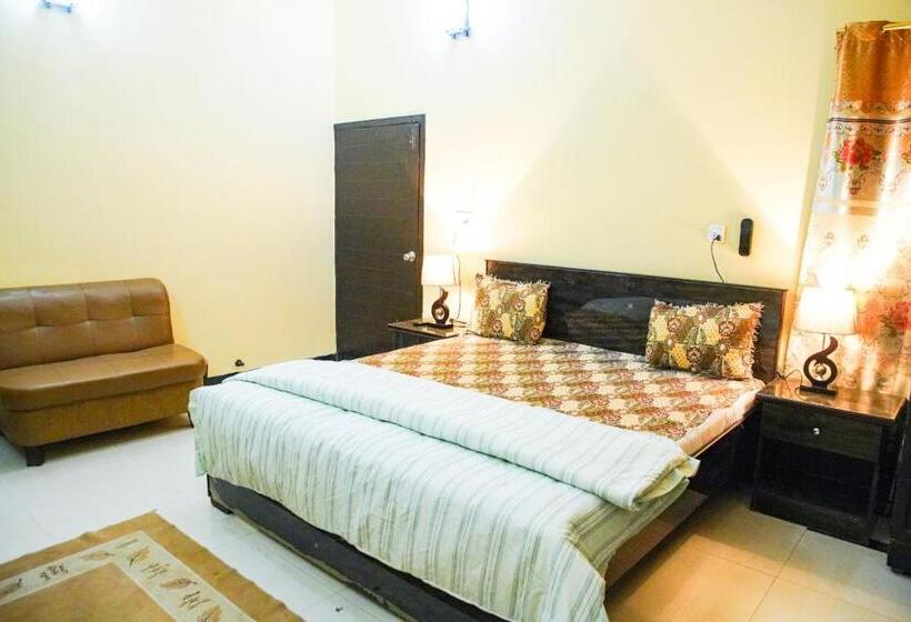 اتاق لوکس, Seasons Inn