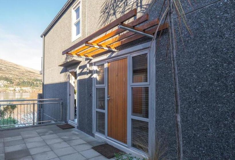 Deluxe-studio, Alpine Lakeside Studio