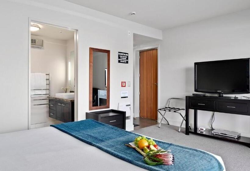 Deluxe-studio, Alpine Lakeside Studio