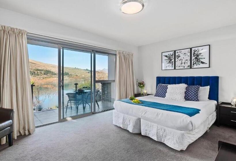 Deluxe-studio, Alpine Lakeside Studio