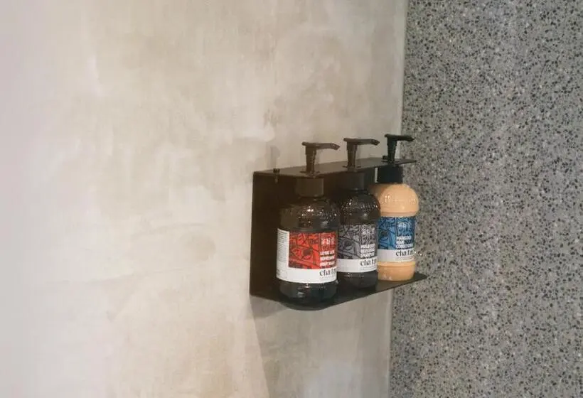 اتاق استاندارد, 鬧鐘關掉旅店 Alarm Off B&b