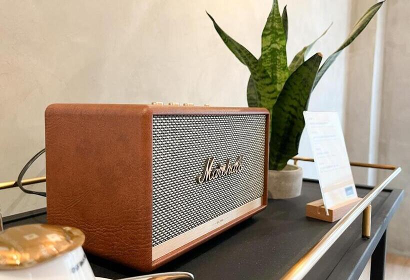 اتاق استاندارد, 鬧鐘關掉旅店 Alarm Off B&b