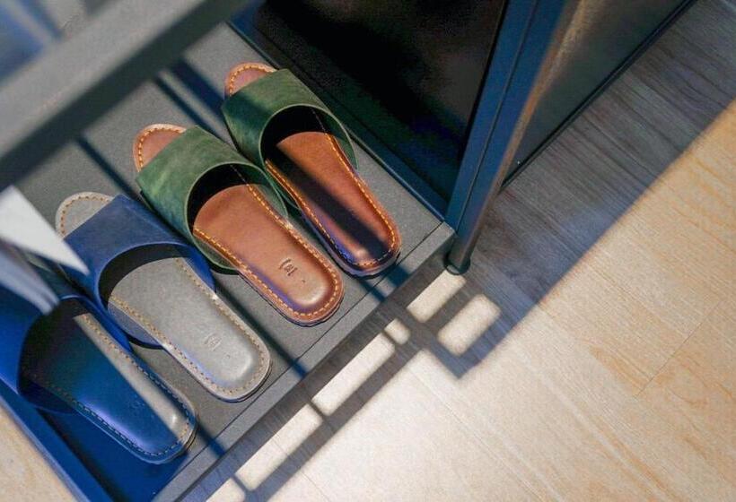 اتاق لوکس, 鬧鐘關掉旅店 Alarm Off B&b