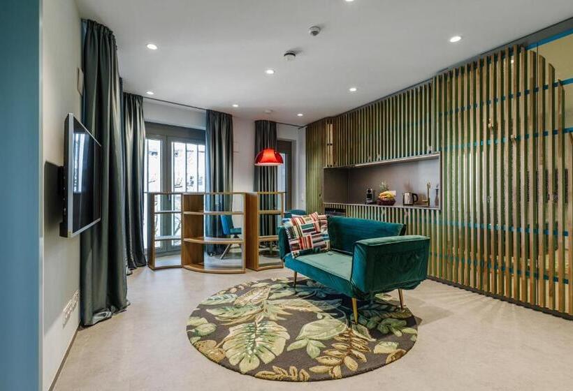 디럭스 스위트, Brucklyn Suites