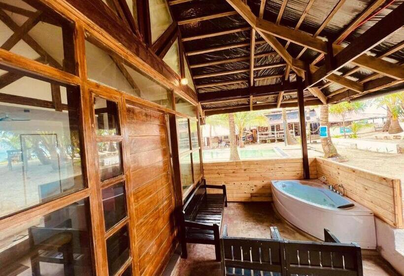 بانگلوی لوکس, North Shore Beach Resort