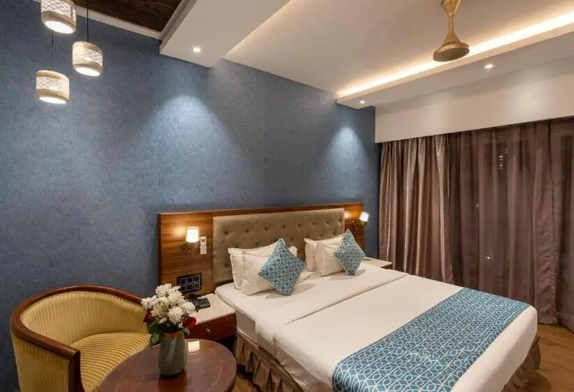 プールの見えるデラックスルーム, Alvorada Resort 3 Star Resort In Baga